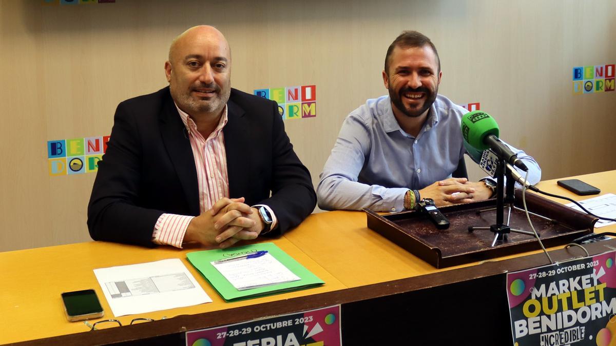 El responsable de AICO y el concejal de Comercio de Benidorm.