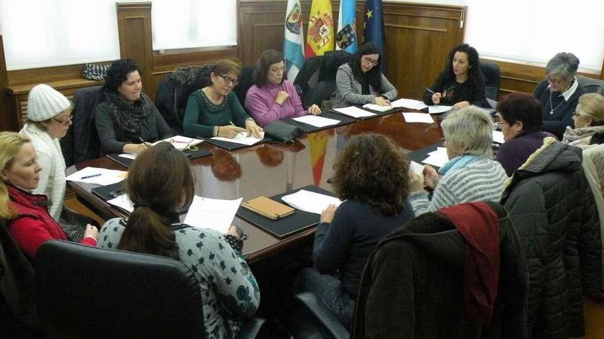 El Consello Municipal da Muller, en su última reunión. // S.A.