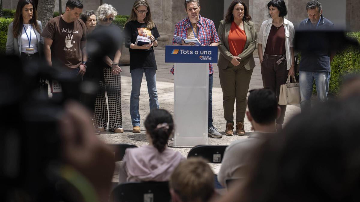 Las victimas de la dana tras reunirse Pedro Sanchez en la Delegacion de Gobierno de Valencia. Habla Christian Lesaec, de la asociación de damnificados de l'Horta Sud.