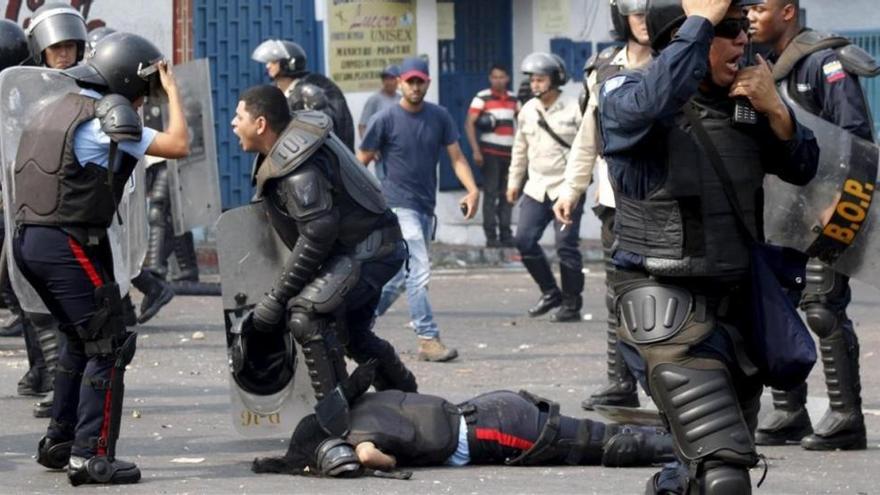 Dos policías mueren en un protesta en Venezuela