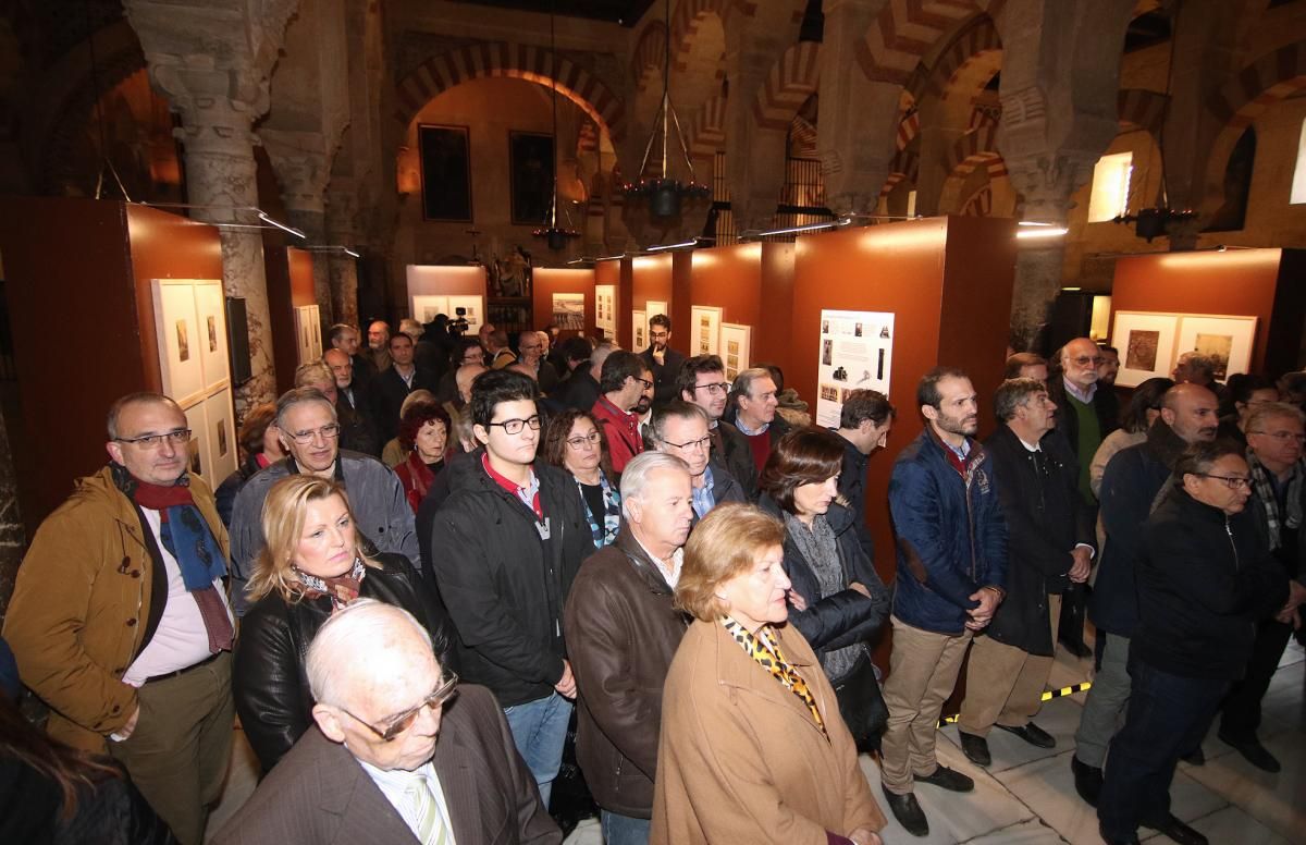 La Mezquita-Catedral exhibe 60 fotos incunables de la historia del monumento