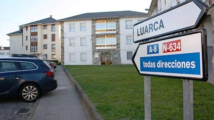 Mejoras en la señalización del acceso a la autovía desde la carretera del Faro de Luarca