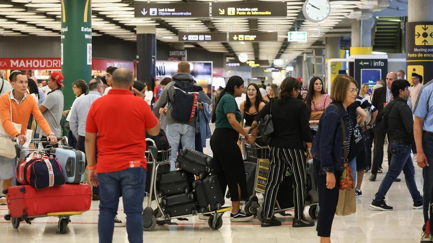 Cinco afectados por un incendio en un restaurante del aeropuerto de Barajas