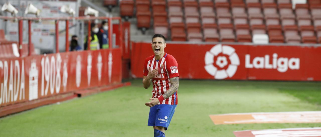 Djuka celebra uno de sus goles.