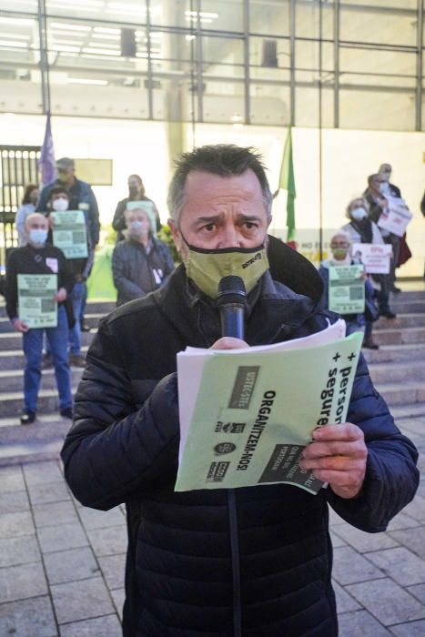 Els mestres esgoten la paciència i alerten que treballen «sota mínims»