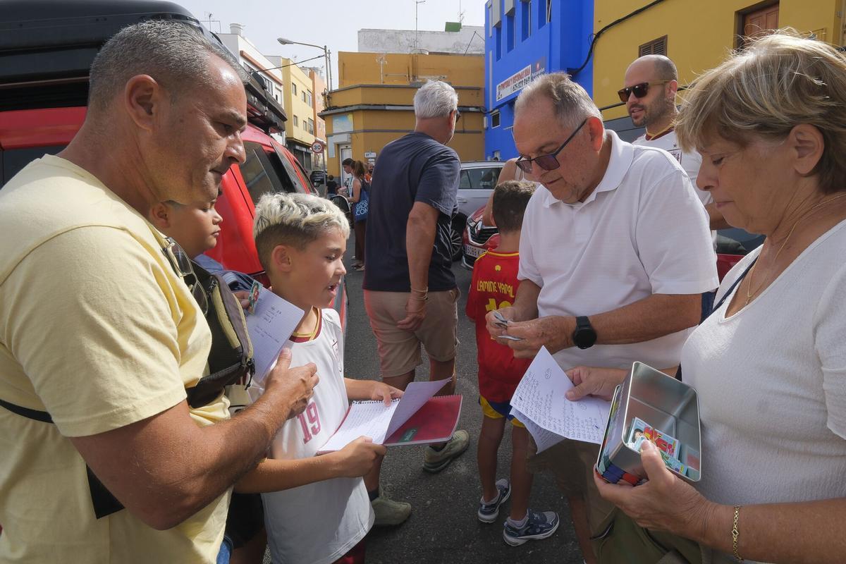 Intercambio de estampas para completar los álbumes del Mundial