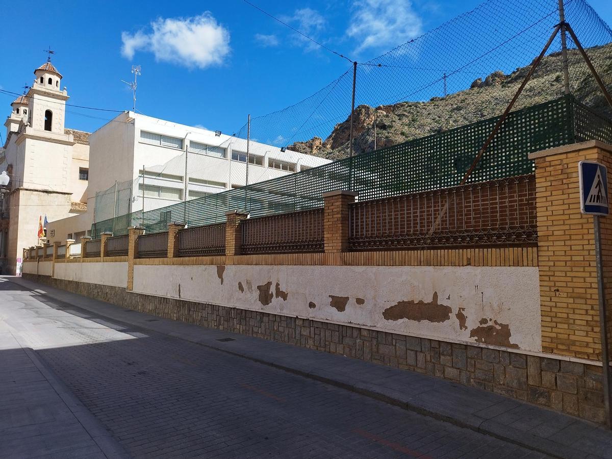 Zona exterior al Colegio Público Virgen de la Puerta
