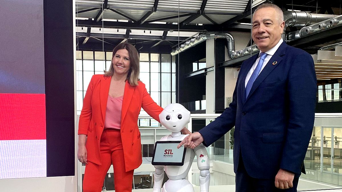 Pere Navarro y Blanca Sorigué, en la presentación del SIL 2022.