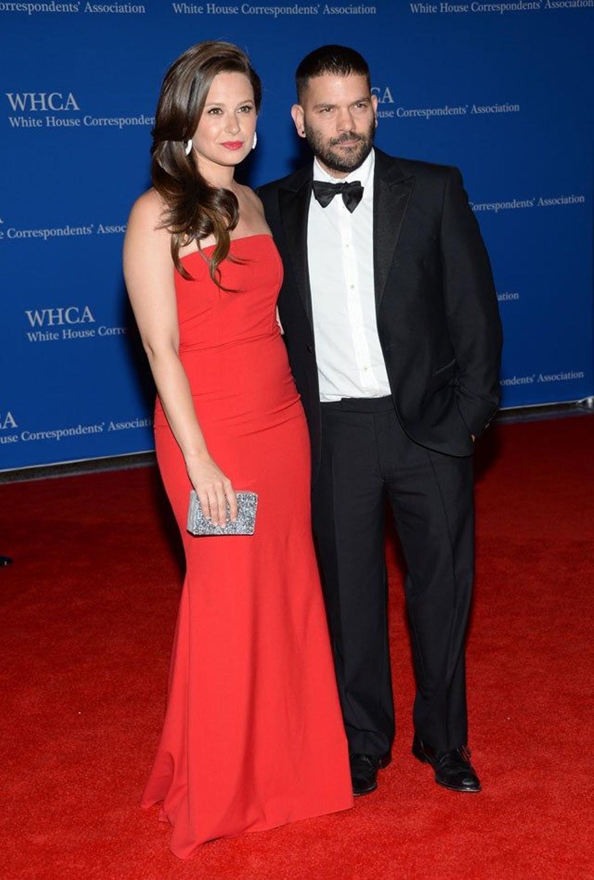 Katie Lowes y Guillermo Diaz