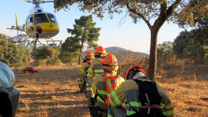 Desactivado el nivel 1 de peligrosidad por la &quot;buena evolución&quot; del incendio entre Alange y La Zarza