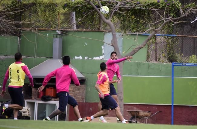 Entrenamiento UD LAS PALMAS en Barranco Seco ...