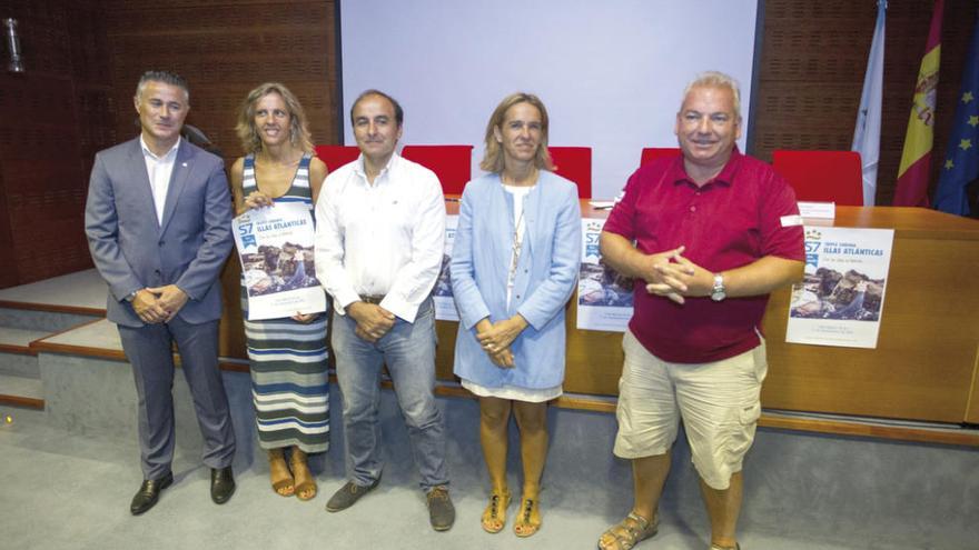 Ramón Lourido, Beatriz Alvariño, Daniel Benavides, María Troncoso y Fernández Bouzas, ayer. // M.Canosa