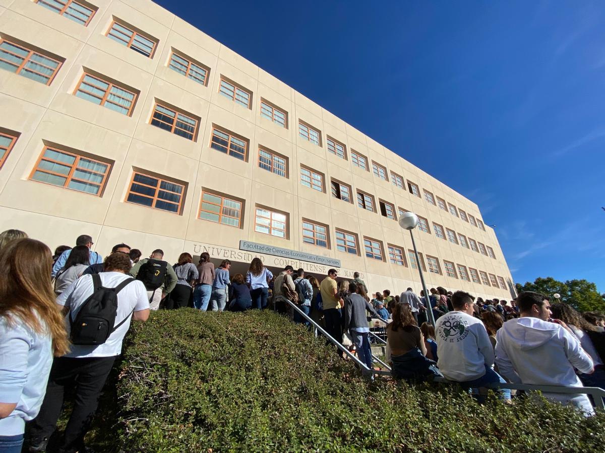 RTVE aplaza el examen de Información y Contenidos por una filtración de las preguntas RTVE aplaza el examen de Información y Contenidos por una filtración de las preguntas