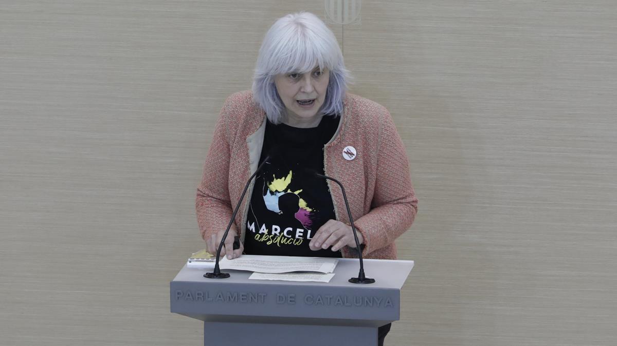 La diputada de la CUP, Dolors Sabater, durante el debate de investidura de Pere Aragonès.