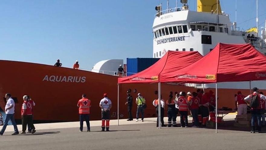 El Aquarius, en el puerto de Valencia