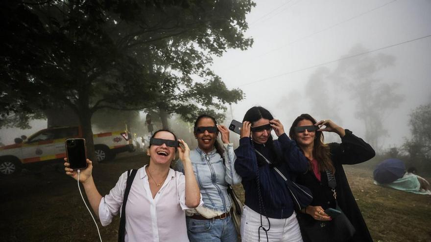 La oscuridad, lo único que se notó en Oviedo durante el histórico eclipse
