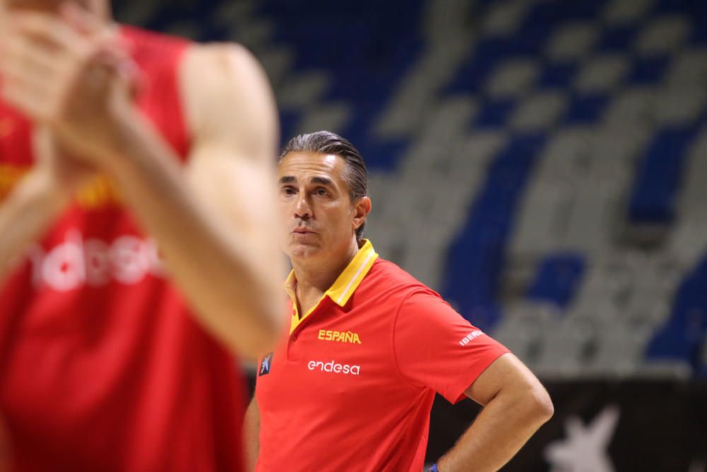 El equipo nacional aterrizó en Málaga al mediodía y por la tarde se entrenó en el Martín Carpena, con el flamante debutante Alberto Díaz y una gran representación del básket malagueño