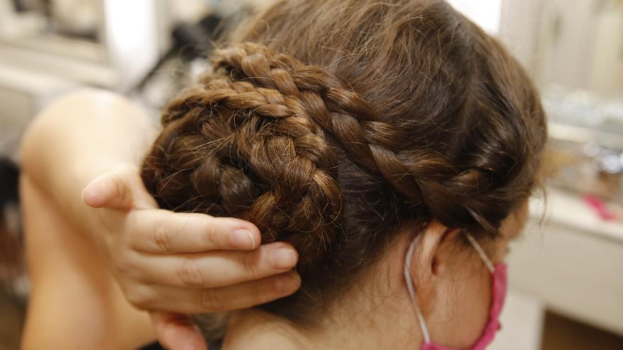 Mallorca-Hitze mit langen Haaren: Mit diesen Flechtfrisuren wird es erträglicher