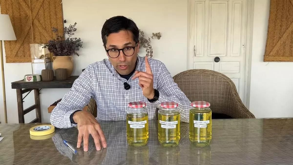 El experimento de un youtuber al comparar los combustibles 'low cost': "Algo no me cuadraba al repostar"