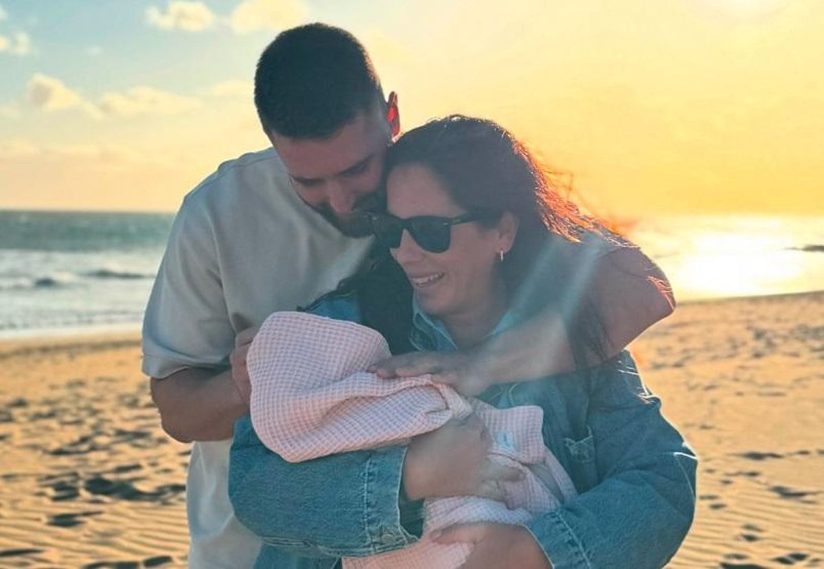 Anabel Pantoja con su familia