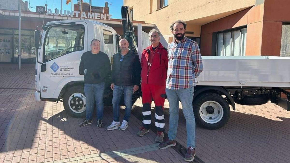 Els Hostalets de Pierola incorpora un nou camió grua per a la brigada municipal