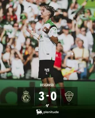 Un triplete de Zabiri da la victoria al Racing ante un Elche de menos a más