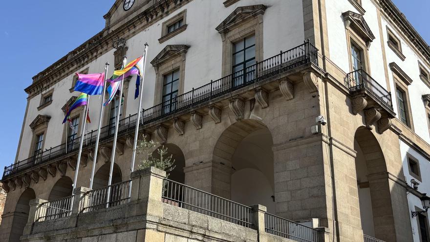 Fiscalía investigará el caso de las banderas LGTBI en Cáceres
