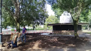 El ayuntamiento de Plasencia reforma el kiosco del parque de La Isla