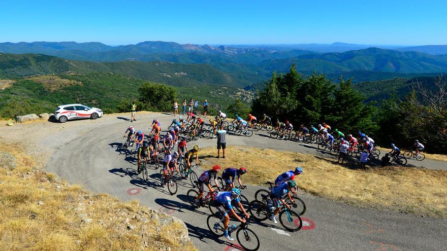 Los ciclistas, en una etapa del Tour de Francia de la pasada edición.