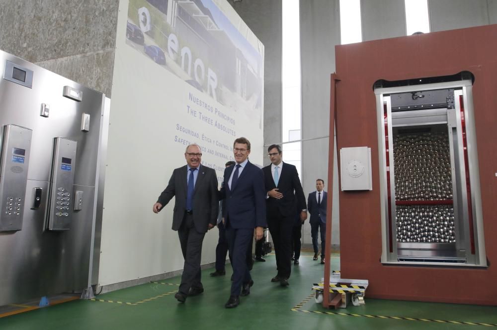 Visita de Feijóo a la planta de Enor en Vigo