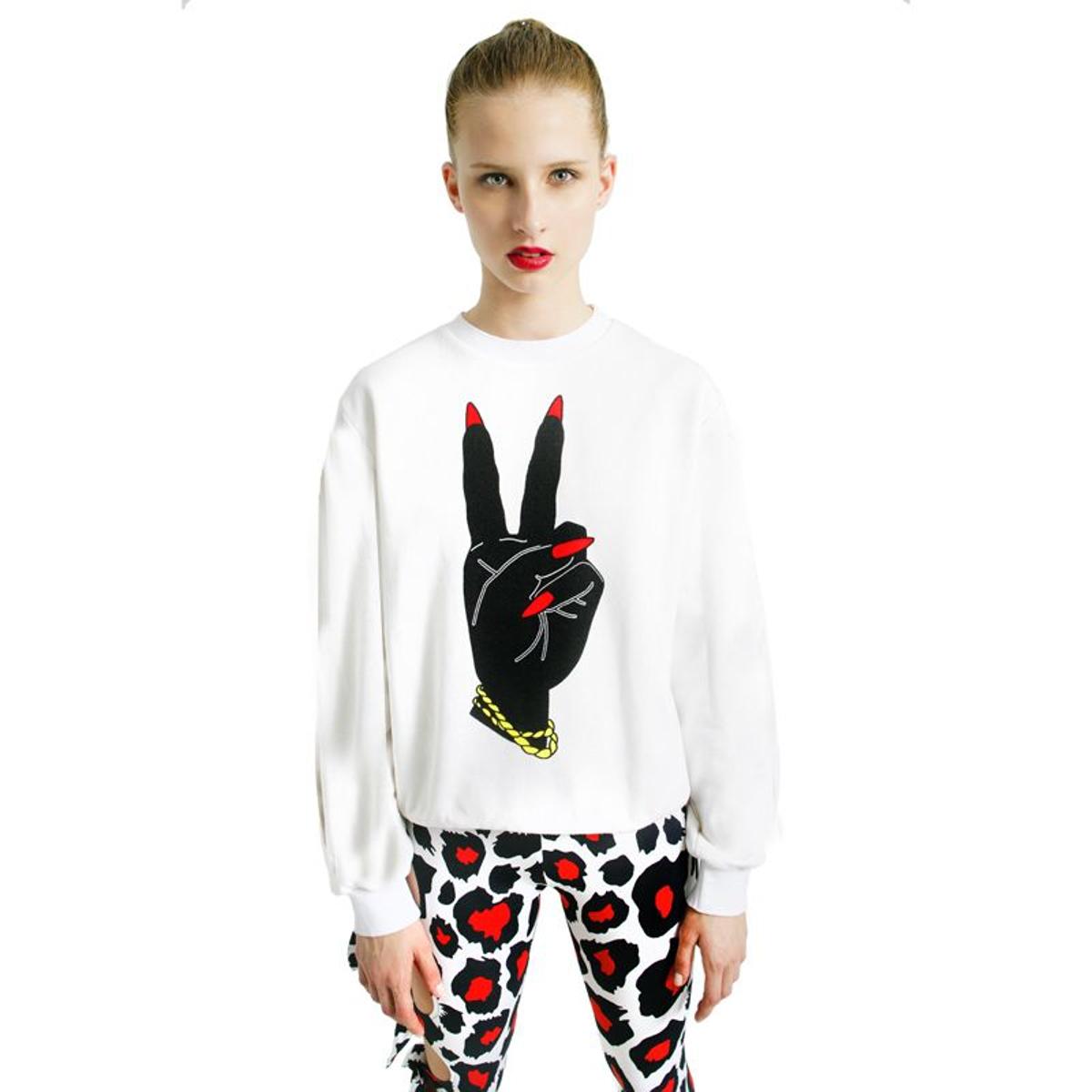 Sudadera 'Victory Hand' de María Escoté