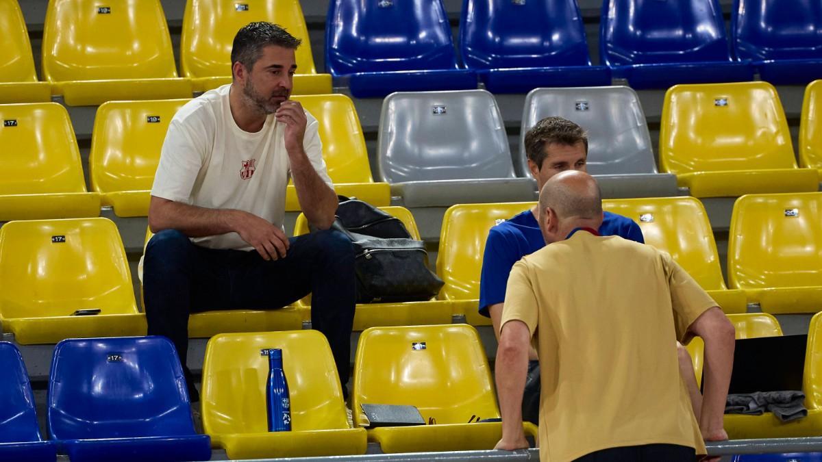 Joan Peñarroya, junto a Juan Carlos Navarro y Mario Bruno Fernández en el último entrenamiento antes de viajar a Murcia