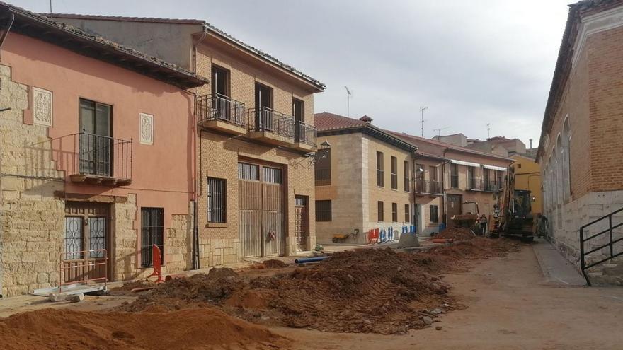 Las obras en San Juan de los Gascos obligan a reordenar el mercadillo de Toro