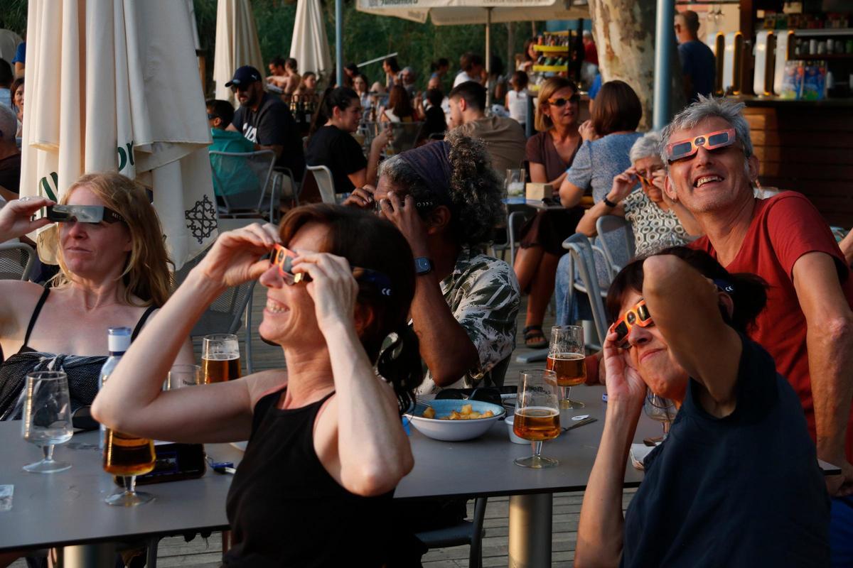Les imatges de l'eclipsi a Banyoles Les imatges de l'eclipsi a Banyoles