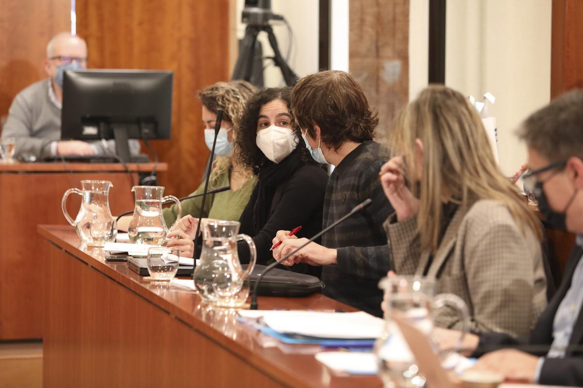 Concejales de Cambia Avilés y del PP, en el último pleno.