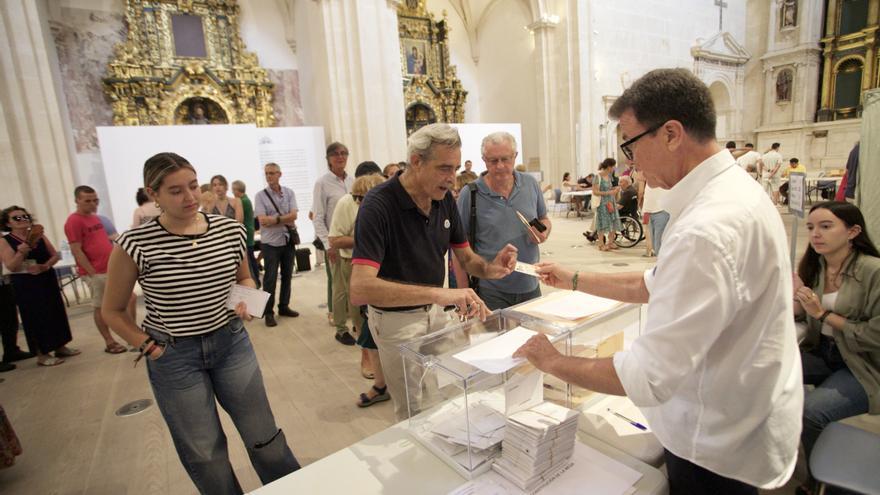 Candidatos, calor y participación: la jornada electoral en la Región de Murcia encara la recta final