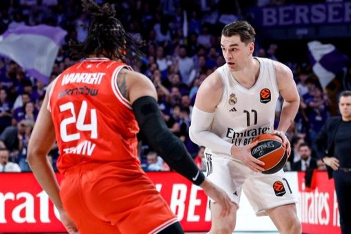 Mario Hezonja, en una acción del segundo encuentro ante el Hapoel Tel Aviv, en el Movistar Arena