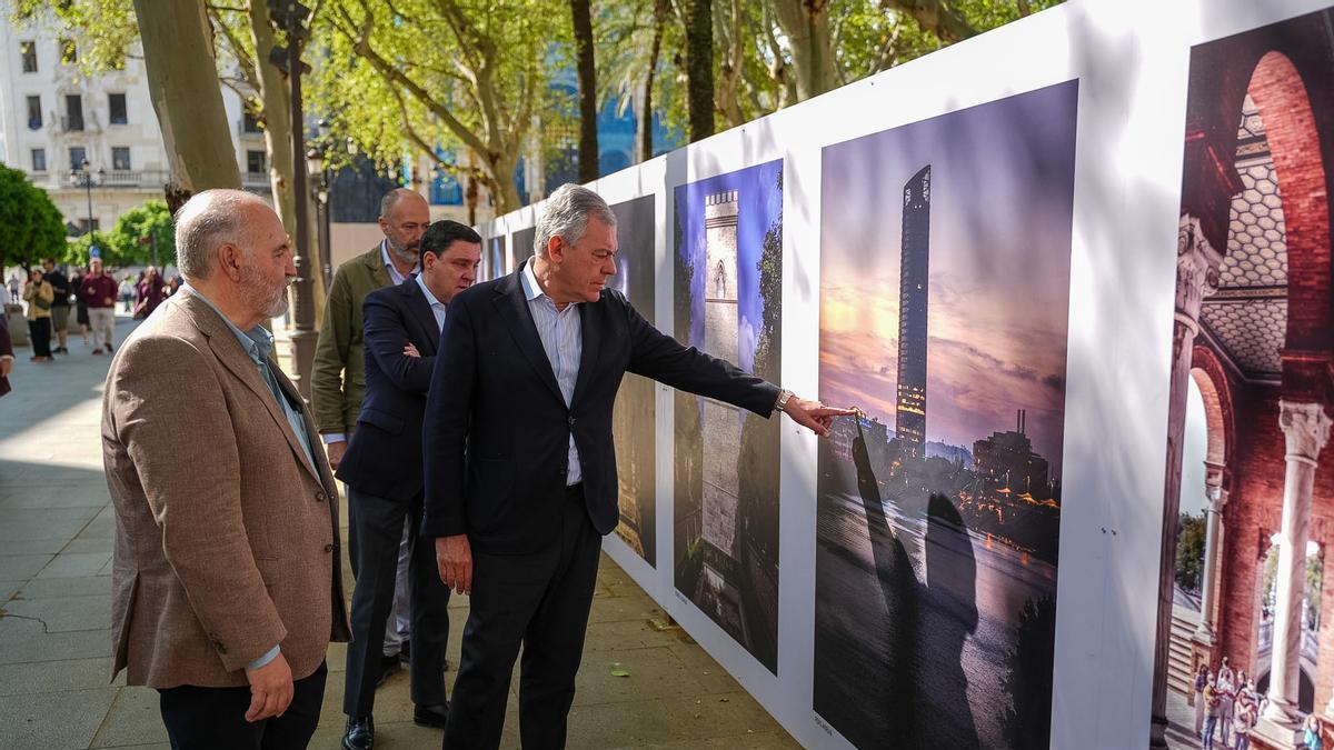Las imágenes de 'Sevilla, ciudad abierta' en la Plaza Nueva