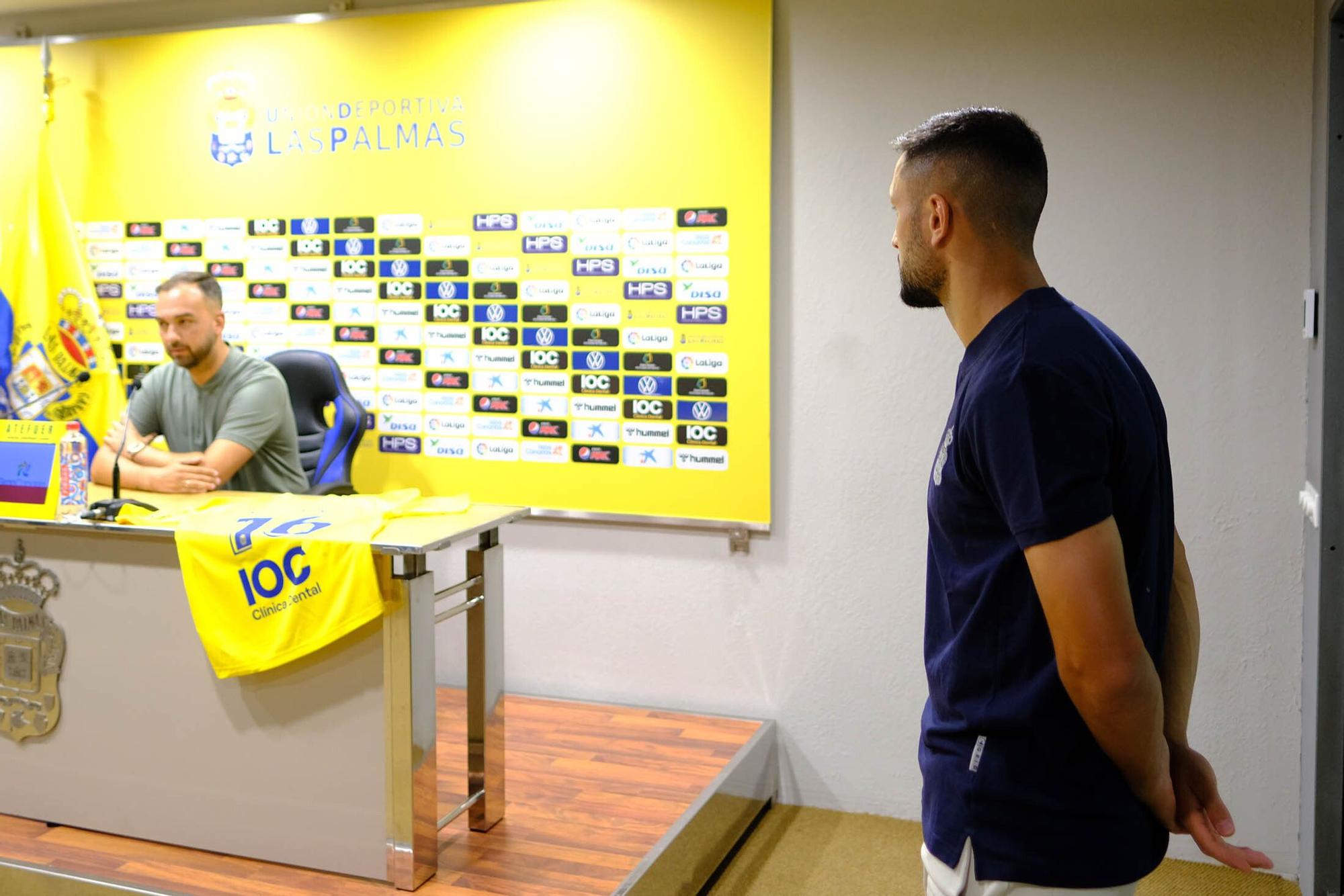 Presentación de Florin Andone, nuevo delantero de la UD Las Palmas