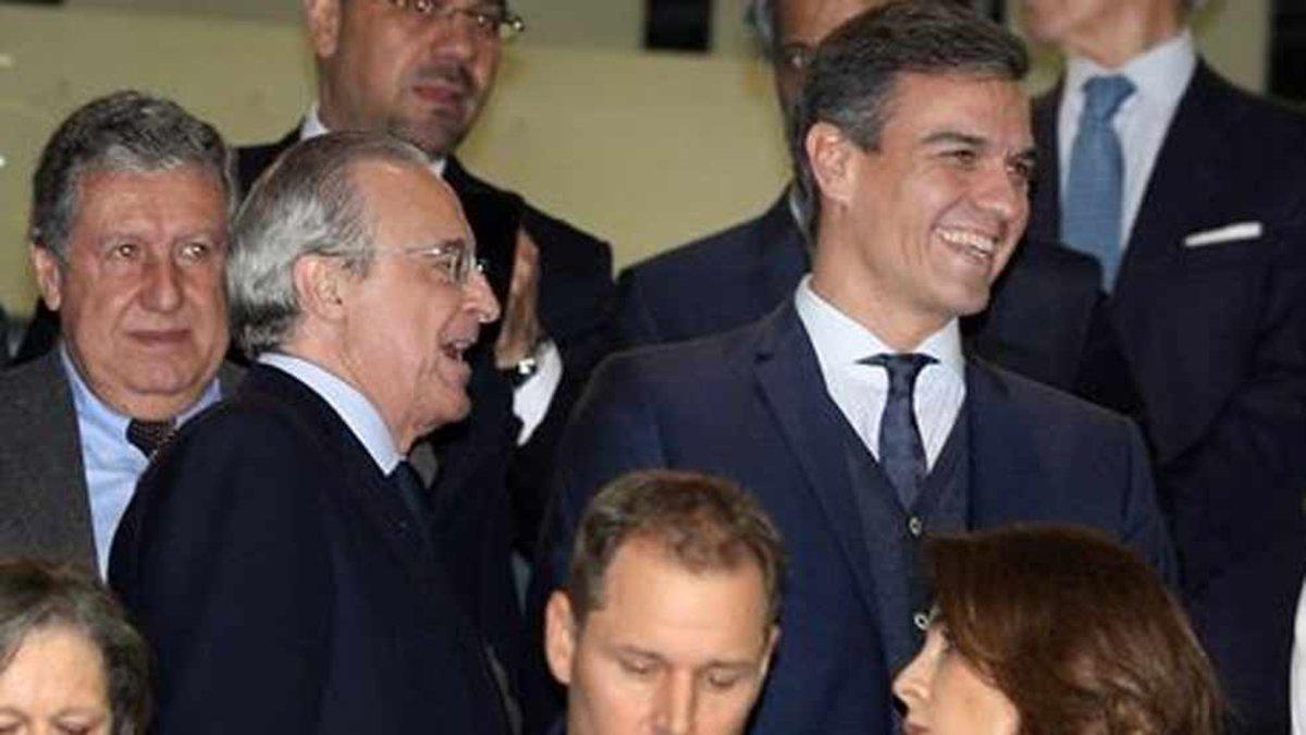 Florentino Pérez, presidente del Real Madrid, con Pedro Sánchez, presidente del Gobierno