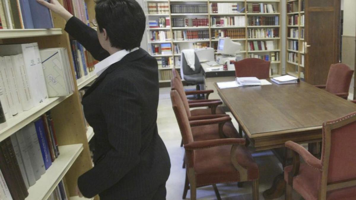 Biblioteca de la Audiencia, donde se irá la nueva sala de vistas.