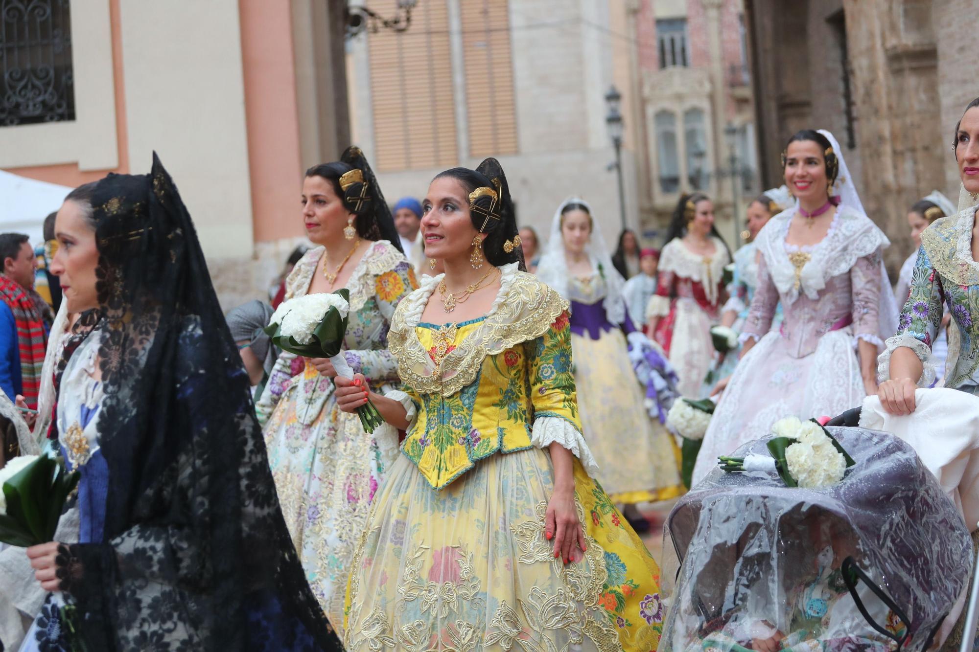 Búscate en el primer día de ofrenda por la calle de la Paz (entre las 17:00 a las 18:00 horas)