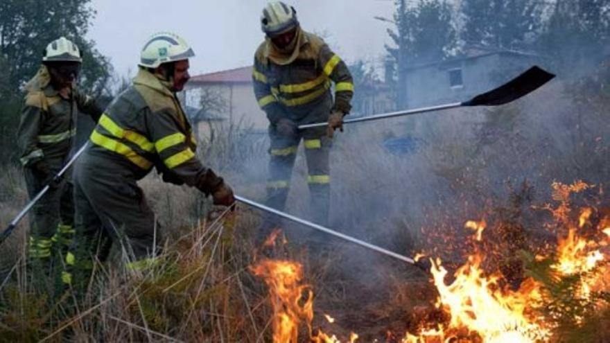 A Peroxa arde durante la noche