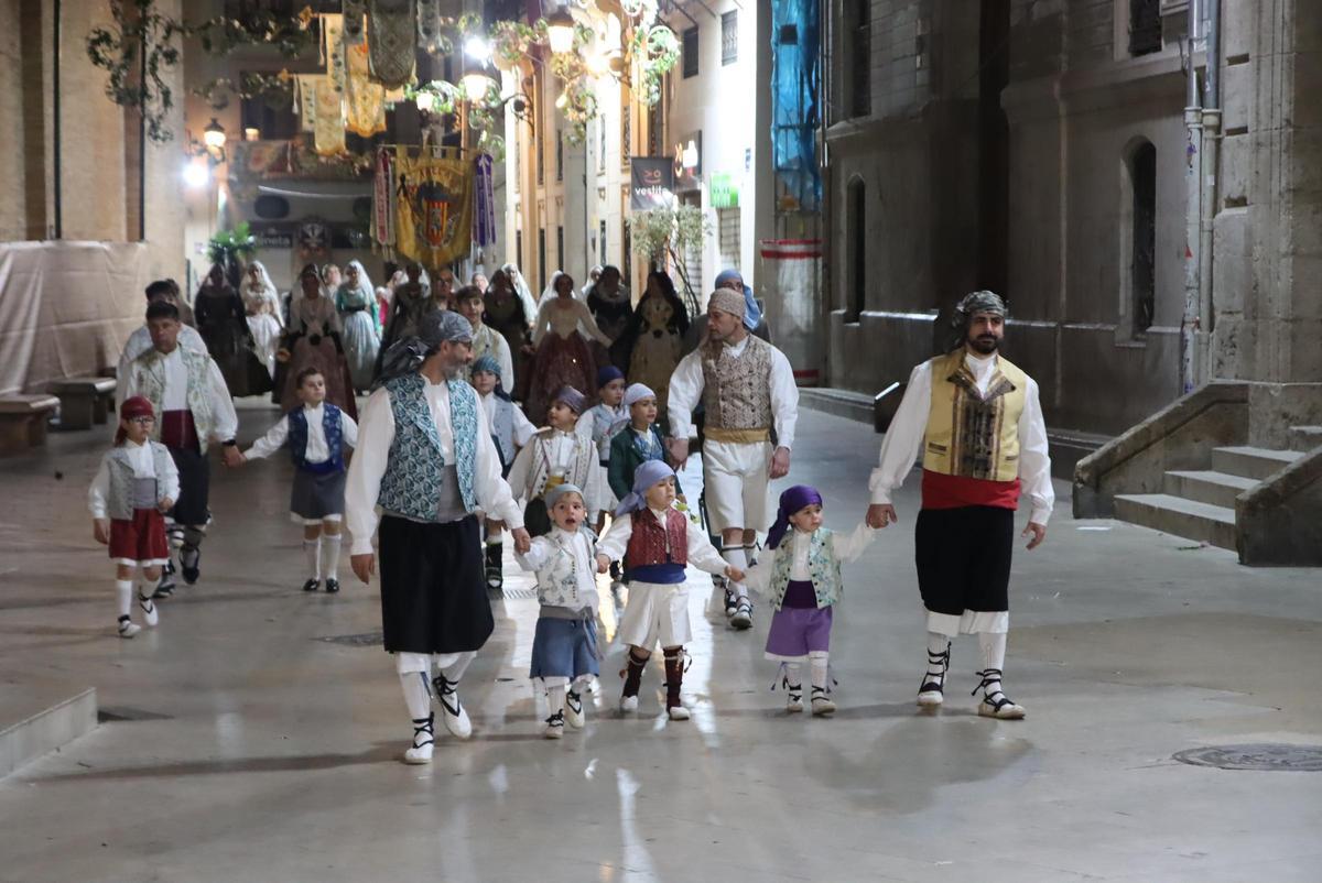 Todas las fotos de la ofrenda del 18 de marzo por la calle San Vicente hasta la 22:30 horas