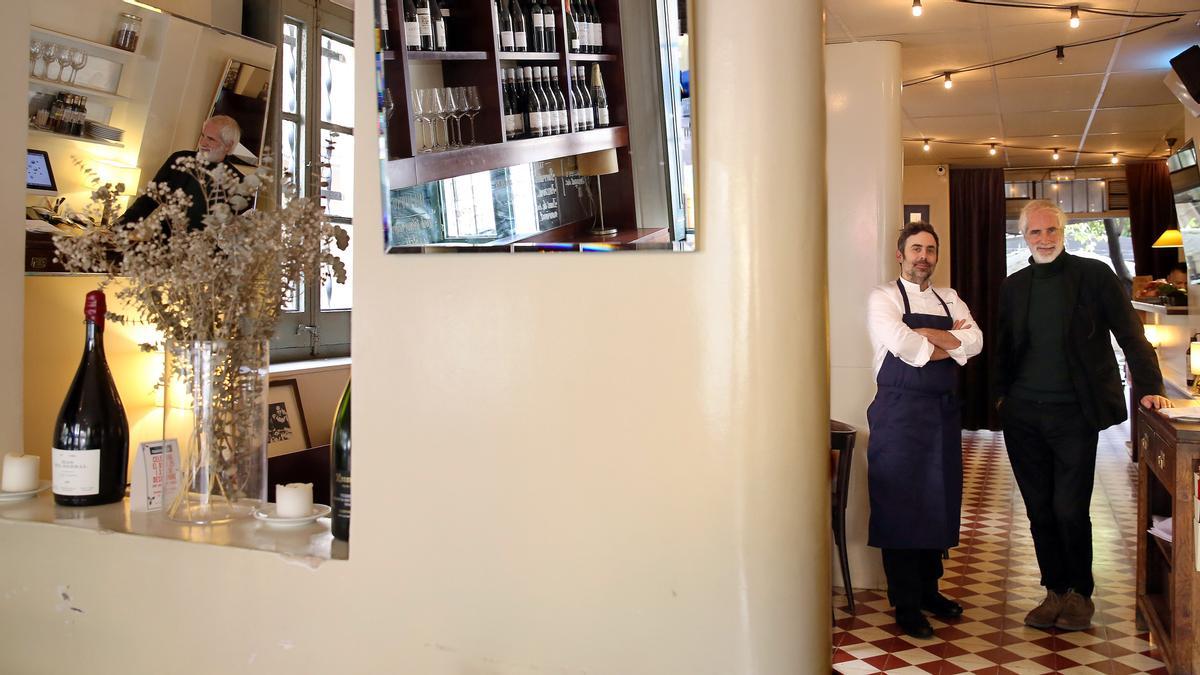 Salvador Gálvez y Ricardo Feriche, cocinero y propietario, en el restaurante Fragments.