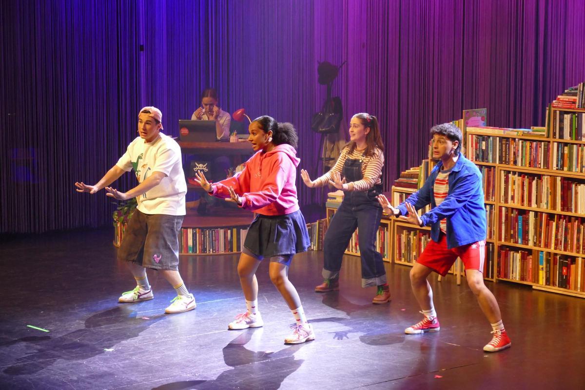 EN IMATGES | El musical 'El Fil Invisible' inicia la seva gira per Catalunya omplint el Teatre El Jardí de Figueres