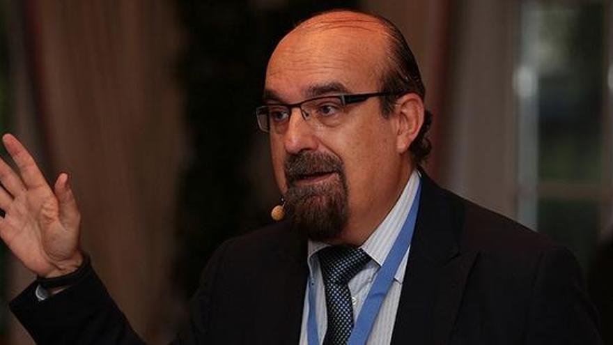 José María Martín Moreno: "Se debería haber pedido a la población que llevara mascarilla desde el inicio"