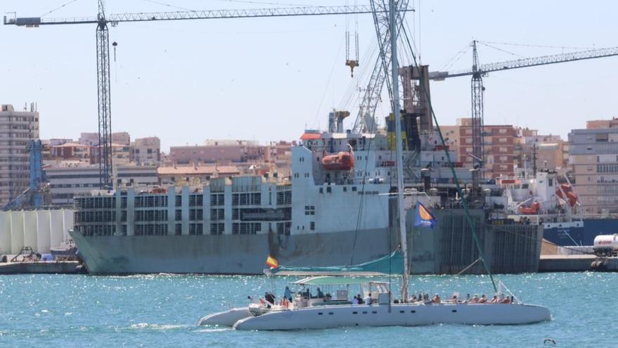 El &#039;Aldelta&#039; está atracado en el muelle 7 del Puerto de Málaga.