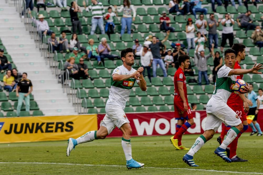 El Elche se queda sin fútbol y cae ante un Numancia muy superior