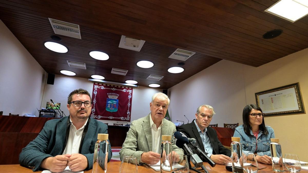De izquierda a derecha, Amado Carballo, Alpidio Armas, Armiche Benítez y Ana González, en la rueda de prensa de este viernes en la sede del Cabildo de El Hierro.